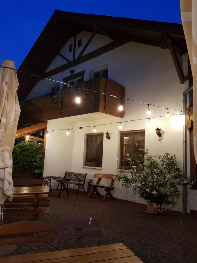 Sommer Panzio Balatonföldvár Buitenkant foto