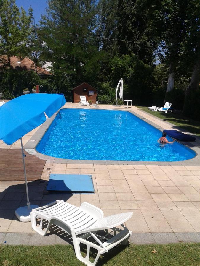 Sommer Panzio Balatonföldvár Buitenkant foto