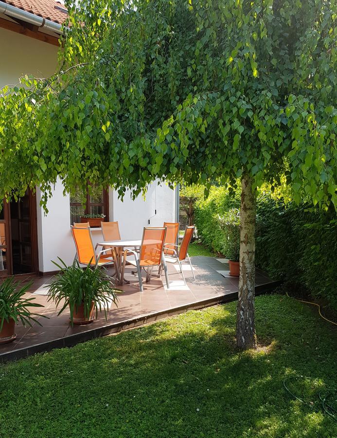 Sommer Panzio Balatonföldvár Buitenkant foto